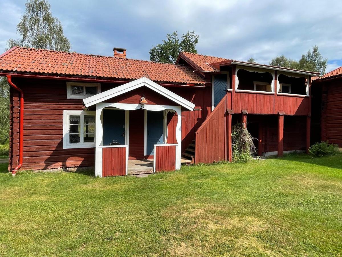 Dalastuga med egen badplats Leksand Bagian luar foto
