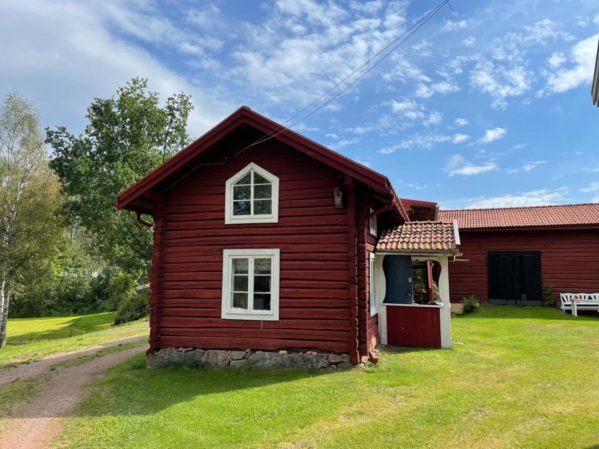 Dalastuga med egen badplats Leksand Bagian luar foto