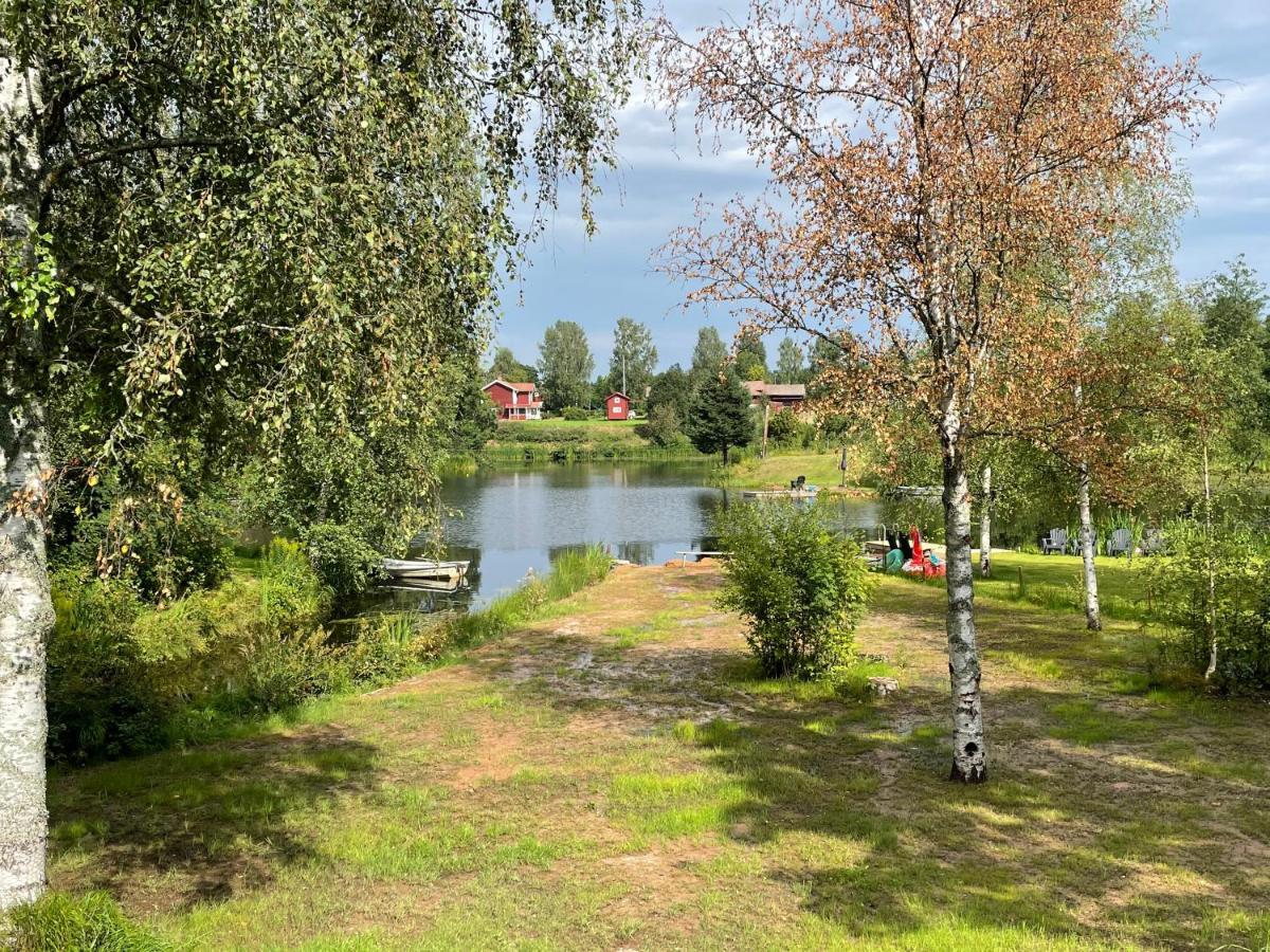 Dalastuga med egen badplats Leksand Bagian luar foto